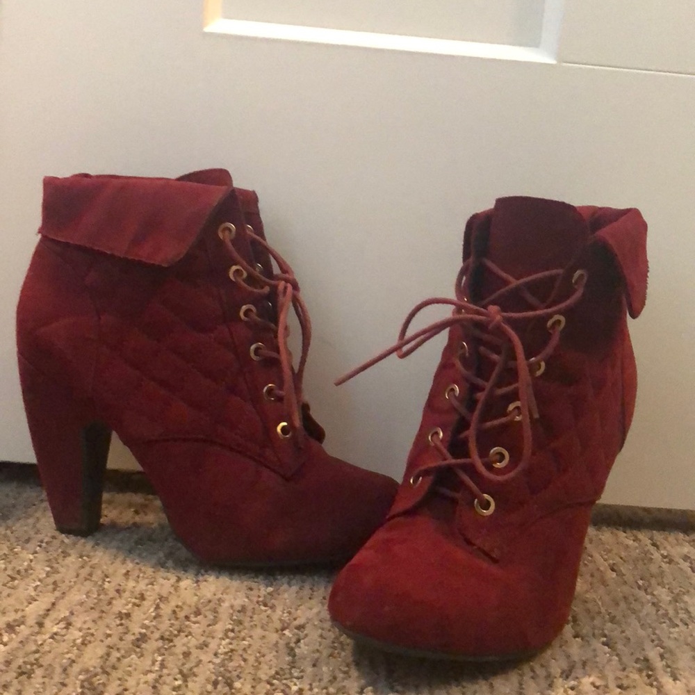 Velvet boots